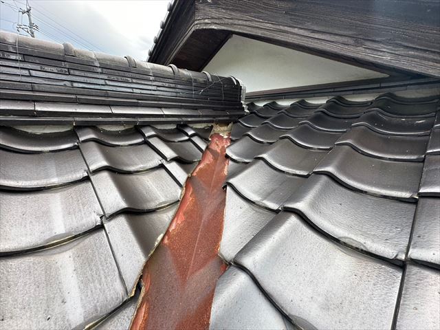 錆びた谷板金（谷樋）